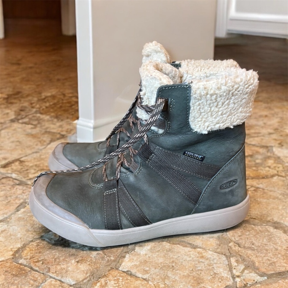 Keen Elle boots, 8.5 green leather waterproof Sherpa cuff